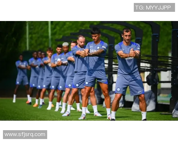 国米实现蝉联意甲冠军,球员们欢呼庆祝:这是我们的团队胜利