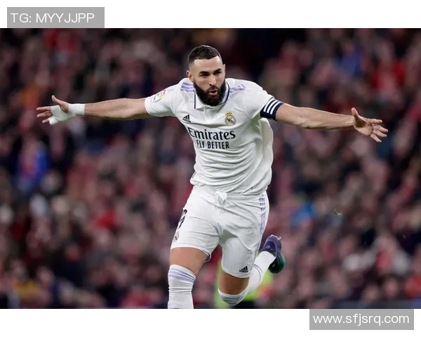 皇马战胜曼联晋级欧冠半决赛，本泽马梅开二度成全场最佳表现